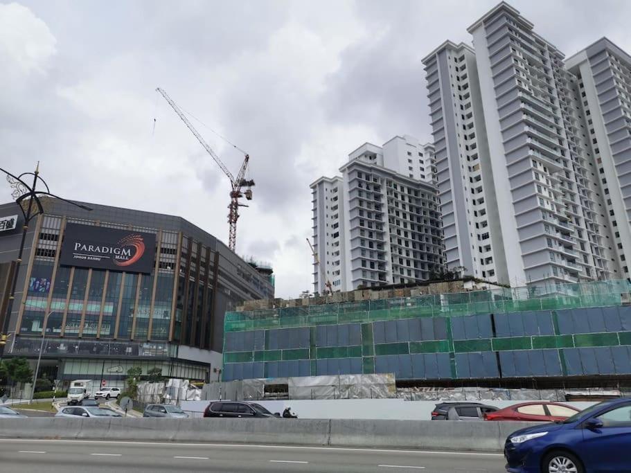 0805 The Platino Paradigm Mall Netflix Balcony By Stay Johor Bahru Exterior photo